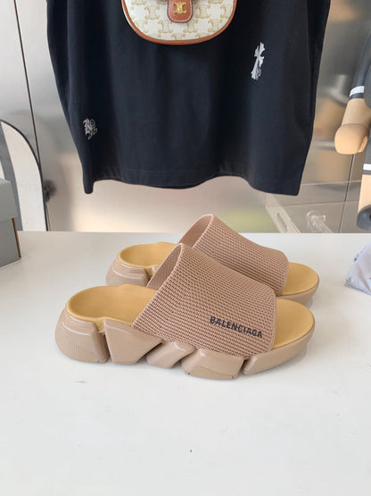 SPEED 2.0 SLIDE SANDAL IN BEIGE RECYCLED KNIT
