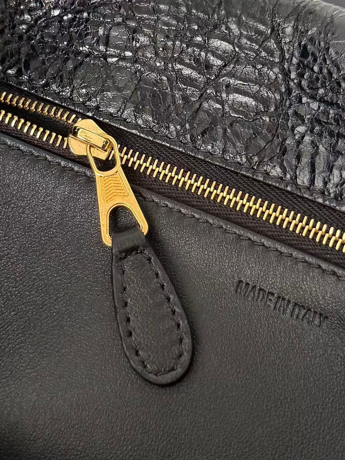 Clicca Shoulder Bag Medium Black Arena Lambskin