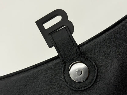 DOWNTOWN S CROSSBODY BAG 30 IN BLACK SOFT LAMBSKIN