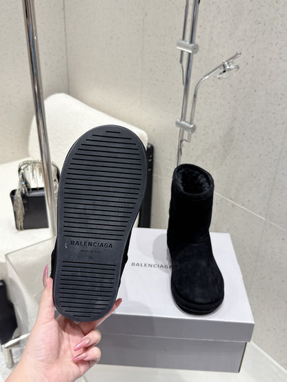 Balenciaga Alaska Soft Booties Black Suede Shearing 554395
