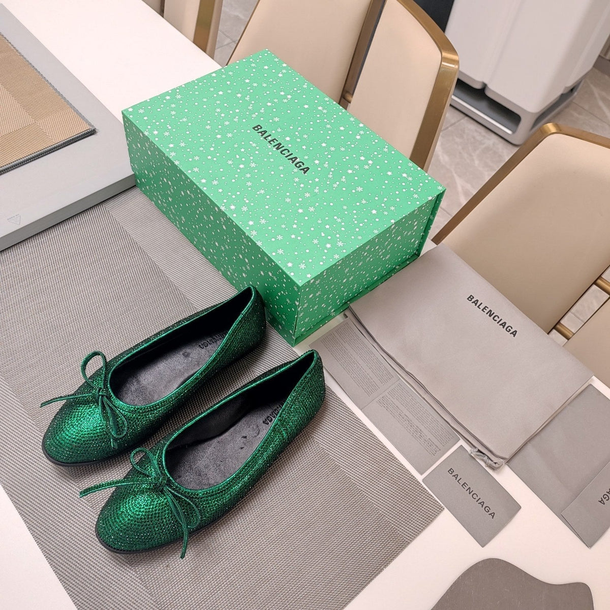 Balen 25 bow ballet flat attached rhinestones in green calfskin 184483